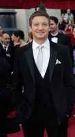 Jeremy Renner on 2010 red carpet.PNG