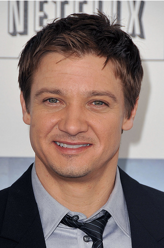 Picture of actor Jeremy Renner with layered short hairstyle.PNG