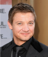 Jeremy Renner in The Hurt Locker movie of 2008.PNG