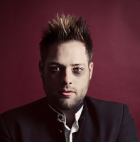 Man spiky haircut with highlight with extreme spiky top.PNG