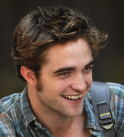 Rob Pattinson picture with his short haircut.PNG