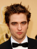 Robert Pattinson at 2009 Academy Awards.PNG
