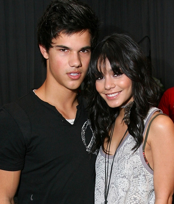 Taylor Lautner girlfriend maybe..PNG