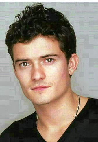 Orlando Bloom picture with his short wavy hair cut.PNG
