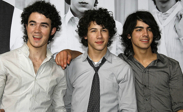 Jonas Brothers pictures.PNG
