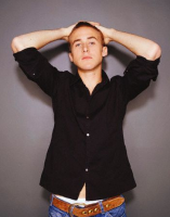 Ryan Gosling post picture_hot actor post pictures.PNG