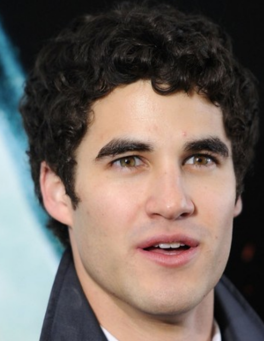 Young men big curly hairstyle with curly bangs.PNG