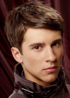Young men office hairstyle with style and swept bang.PNG