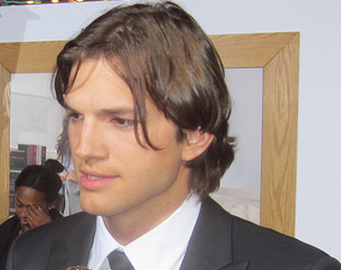Ashton Kutcher photos with long hairstyle with long bang.PNG
