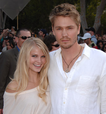 Chad Michael Murray girlfriend photos.PNG
