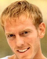 Men short hairstyle with thin bangs