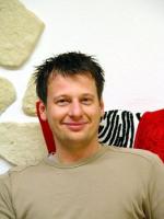 Man short hair style for mature man