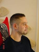 Men very short hairstyle