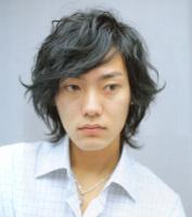 Asian Medium layered and wavy Hair Style with long side-part bangs, black